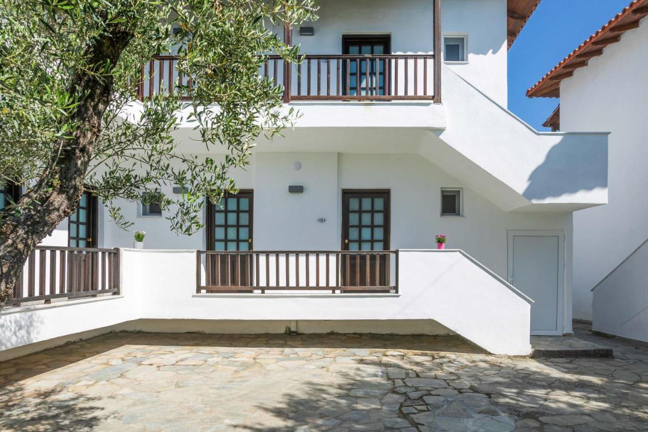 Eleon Suites Afytos Exteriér fotografie